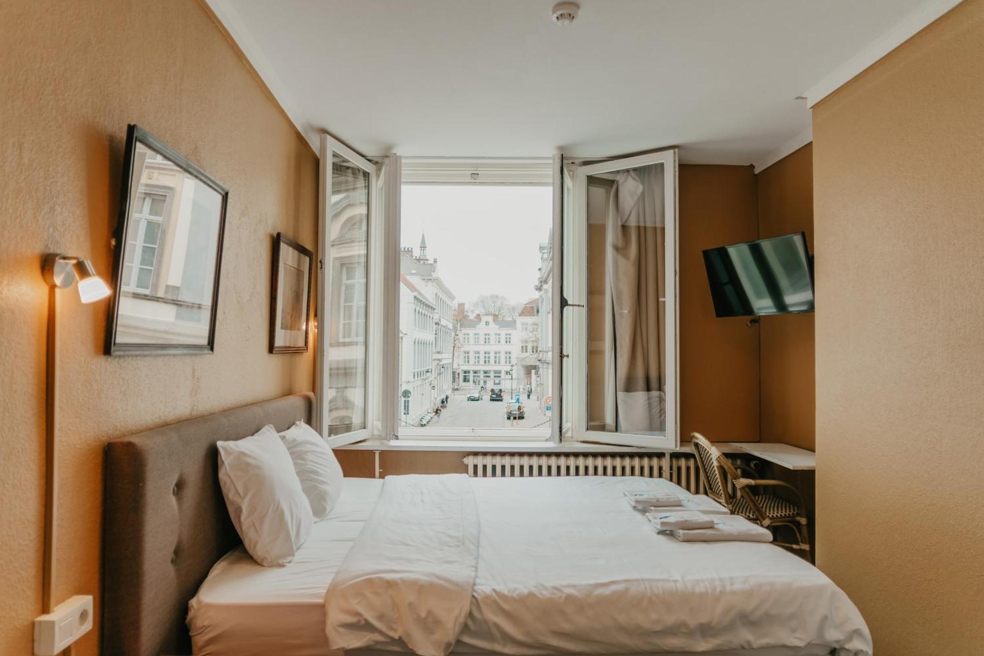 Cavalier Hotel 2*